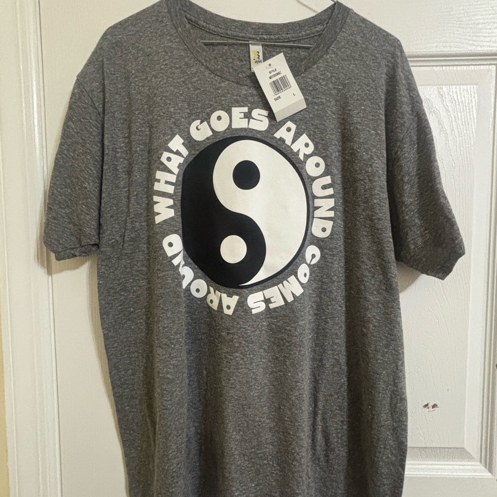 Yin Yang Gray Graphic T-Shirt